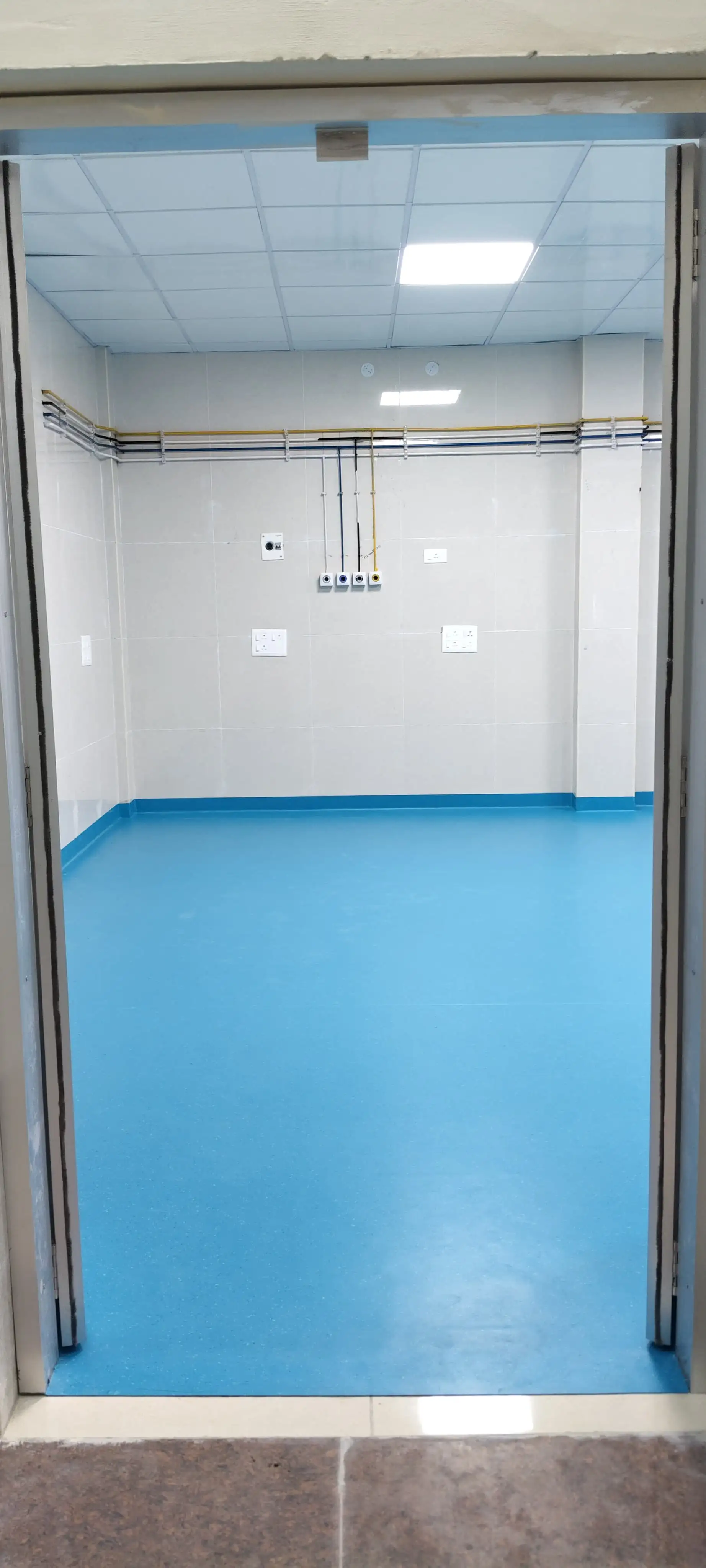 Seamless Vinyl Installation